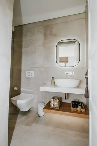 Quiet Hideaway gallery image 4