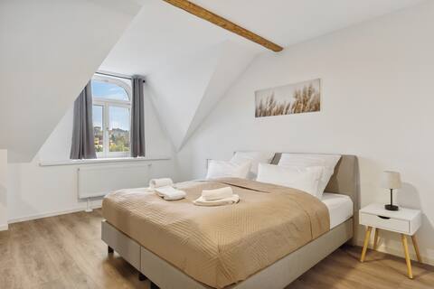 EasyApartments*stylish*quiet*central*balcony*130m2