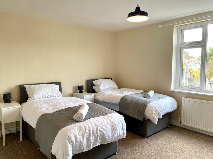 2 eenpersoonsbedden - bovenste verdieping