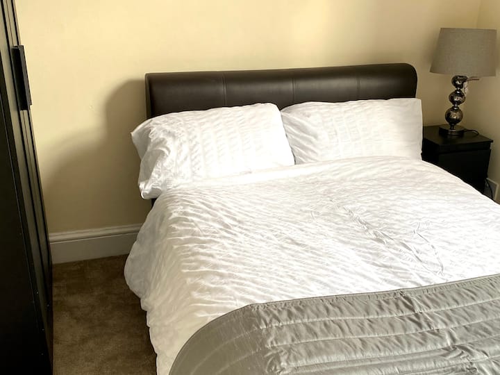 Kleine Tweepersoonskamer - Bewerkplaats