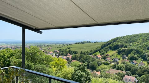 Annonce Airbnb populaire: High above Barr à Barr