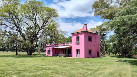 Spectacular countryside just 1 hour from the capital. Wi-Fi