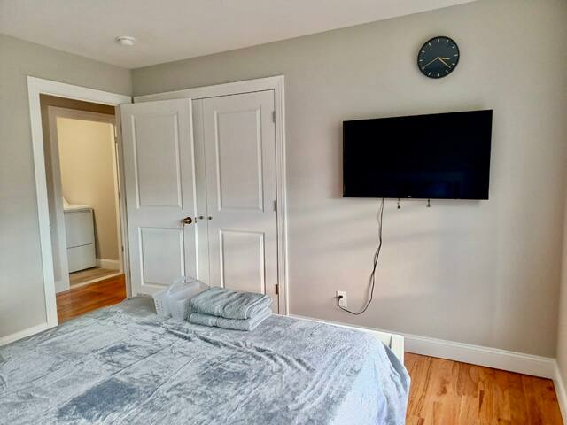 Luxe Apartment 3 BR 2 Bath EWR Centrally Located gallery image 5