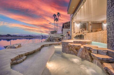 Riverfront, Waterfalls & 3 POOLS