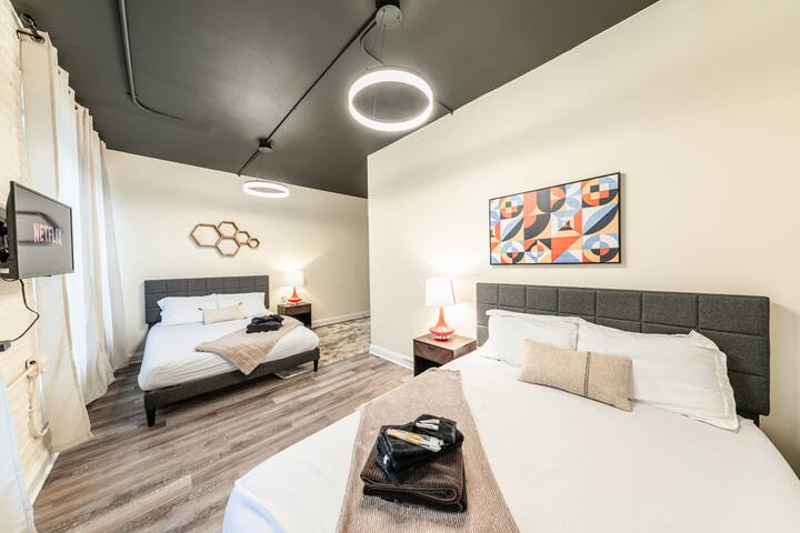 4BR Chicago Hideaway Close to Downtown & Museums gallery image 5