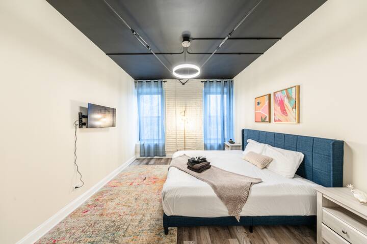 4BR Chicago Hideaway Close to Downtown & Museums gallery image 4