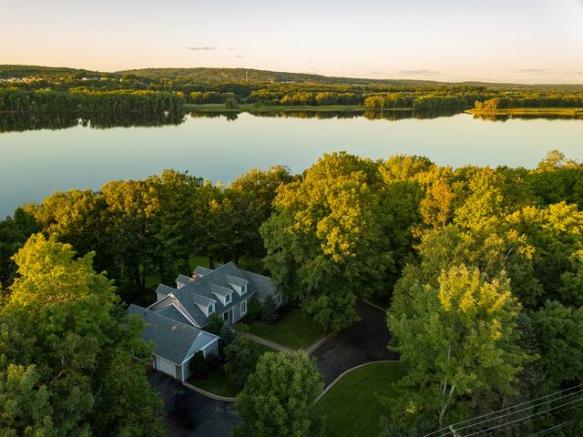 Waterfront City Hideaway, Trail, Boat-in/out