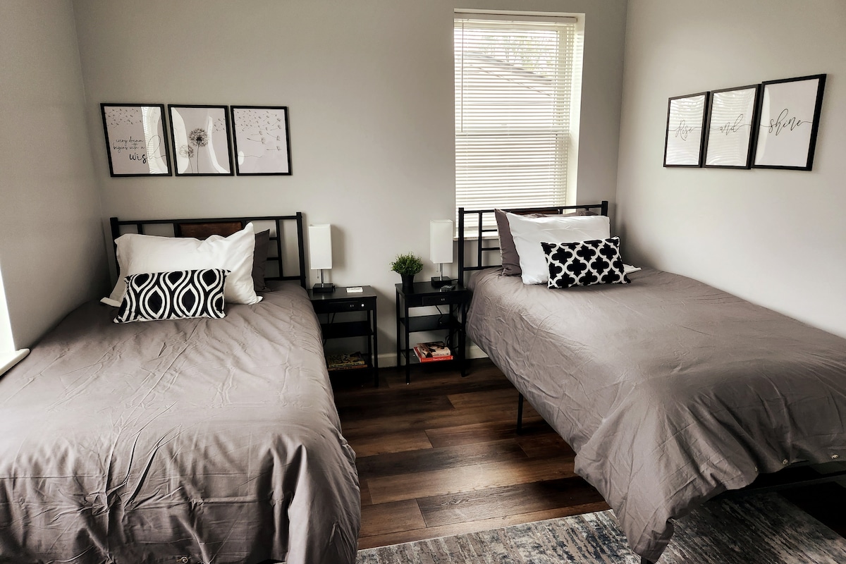 Al piano superiore, 2 letti singoli