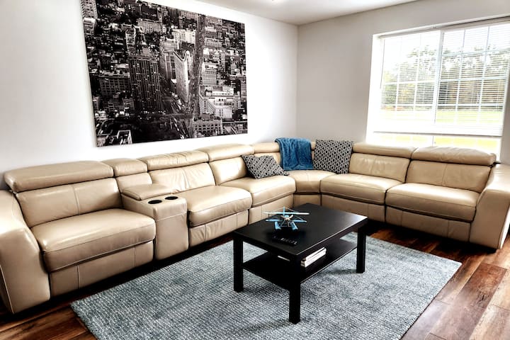 Modern 4BR Home – 15 Min to UMich, Sleeps 8