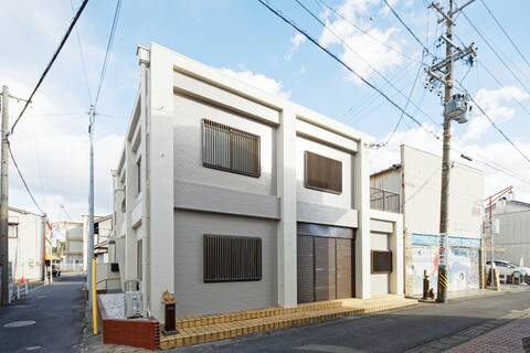 Entire rental facility for up to 15 people with barbecue environment and accommodation (family, circ