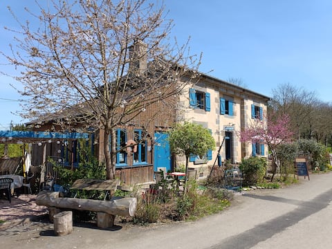 Napoleonic lock house