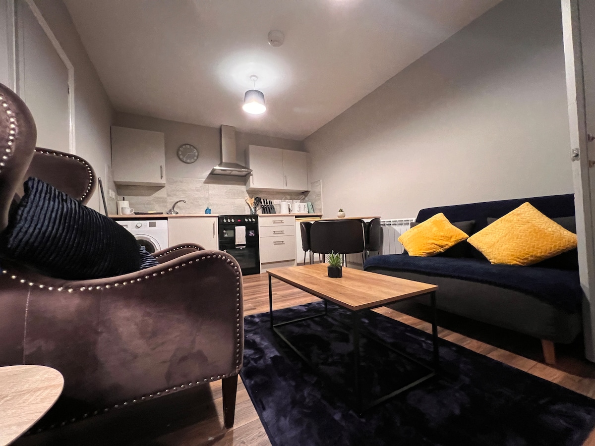 Popular Airbnb listing: Cosy & Comfy City Apartment in Old Catton