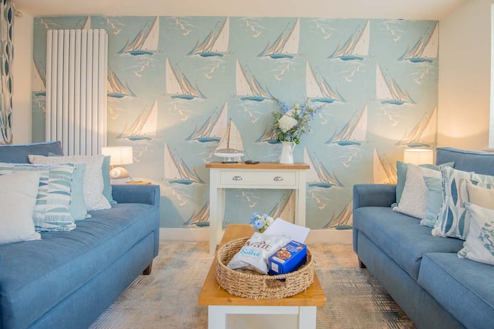 Stone's Throw At The Beach Escapes - Dog Friendly - Hythe