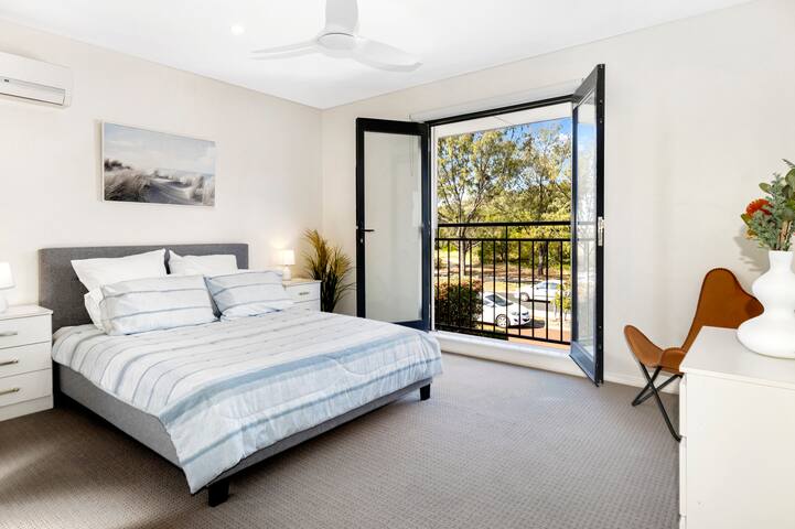 * 2 Story luxury beach house * gallery image 5