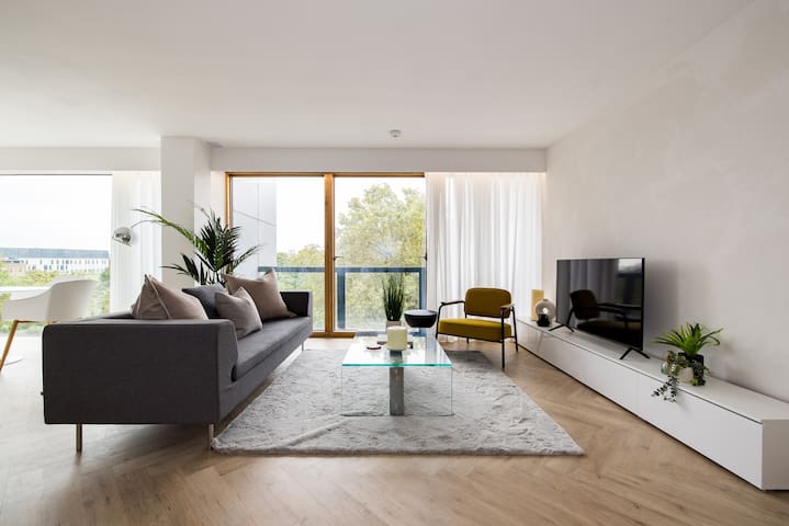 Islington Designer Home with Balcony and View