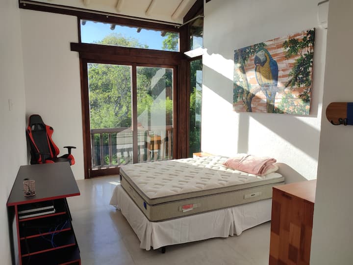 חדר שינה 02 - מיטה זוגית ומיזוג אוויר