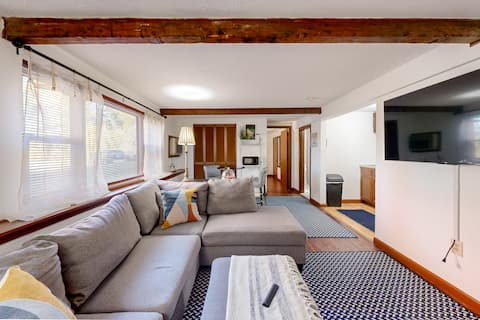 Budget Cozy Clean 1 Bedroom Apt