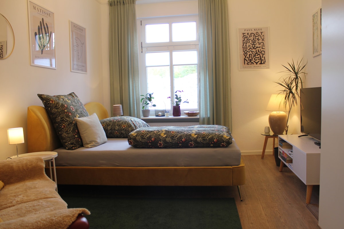 Successful Airbnb property: Central apartment, kitchen, terrace, A46, public transport, charming in Wuppertal