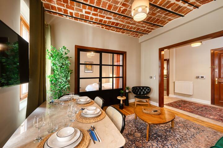 Datte Parfumée : Newly renovated 4 BR 3 Bath 5 AC gallery image 5