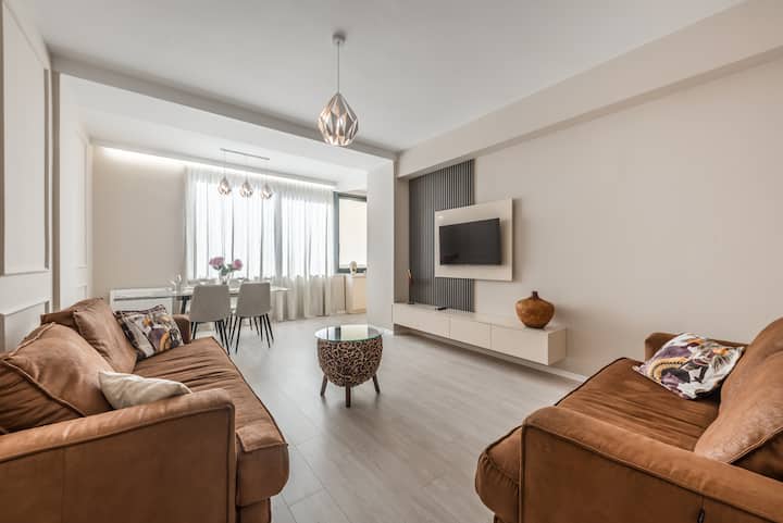 Luxury Block District Apartment