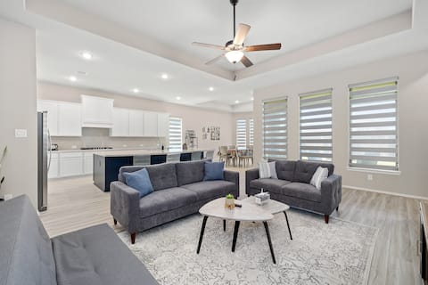 New, Spacious, Modern Home