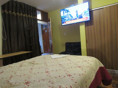 Single room with 1 full bed