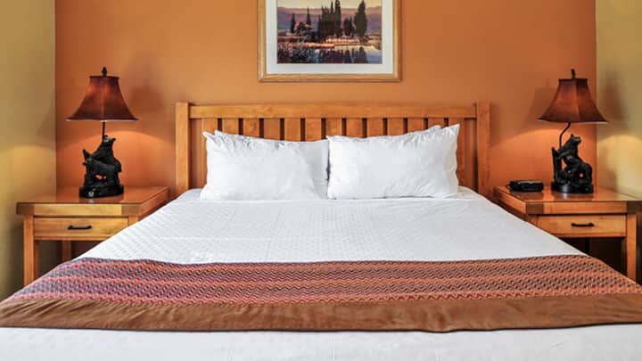 Chumba cha kulala cha mgeni pia kina kitanda cha ukubwa wa mfalme ambacho kinaahidi usingizi mzuri wa usiku baada ya siku ya kufurahisha :-)