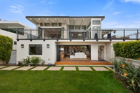 Popular Airbnb listing: Sunny San Diego - Cali Coast Beach House in Carlsbad