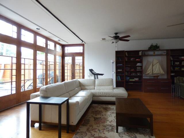 La Jolla Shores Beach walking 3 min. Heated pool gallery image 3