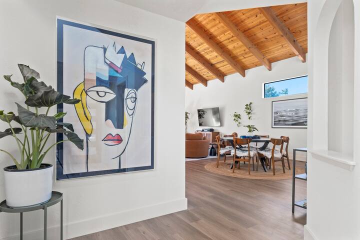 Westside Oasis in the heart of town gallery image 3