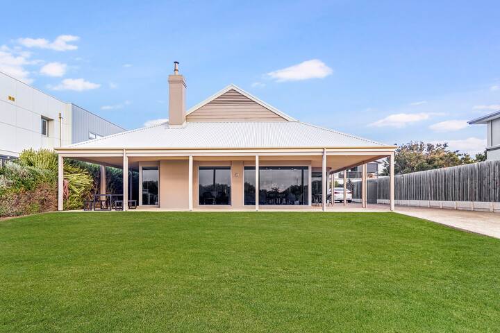 Exclusive *Front Row* Sunsets & Beachfront Bliss