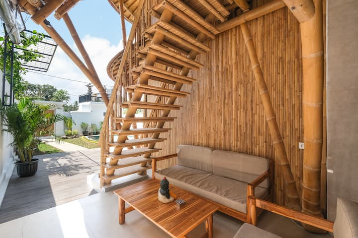 A Luxurious 2-storey Bamboo In Ubud's Heart