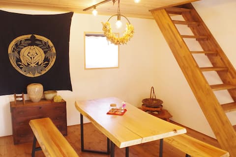 Rice fields at the foot of the mountain. Rin, an old private house for rent, where you can travel li