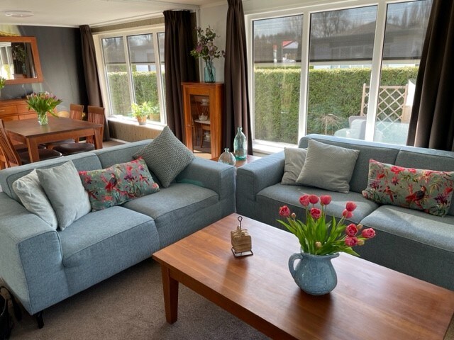 Popular Airbnb listing: Spacious chalet in Hoenderloo in Hoenderloo En Omgeving