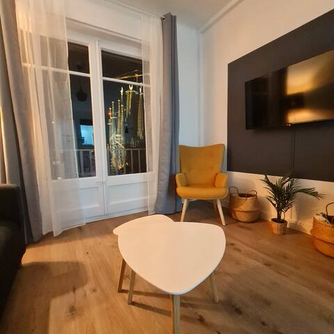 G74_Amazing 4 bd. ap /balcony in Sagrada Familia gallery image 5