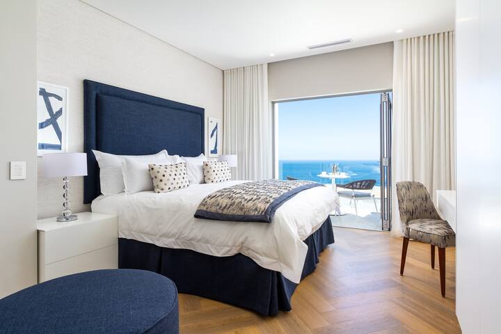 Luxurious Home With Ocean & Mountain Views gallery image 4