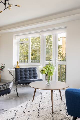 Lux Regents Park 2 bed 2 bath penthouse with AC gallery image 5