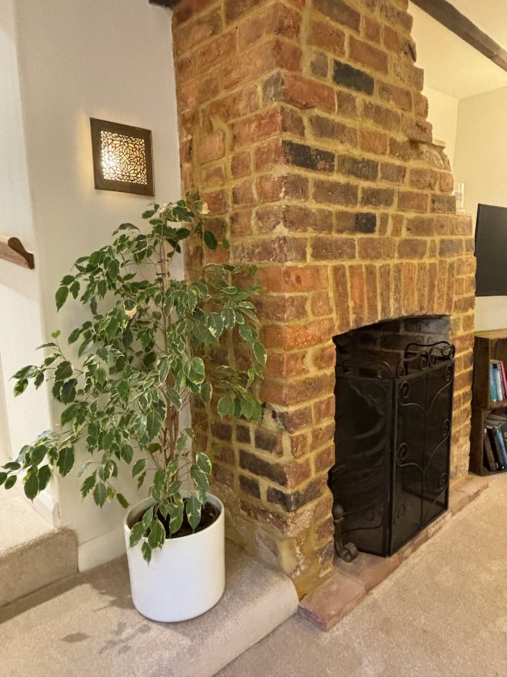 Colman’s Cottage - Corby