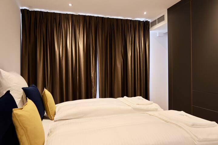 Apartent 8 gallery image 2