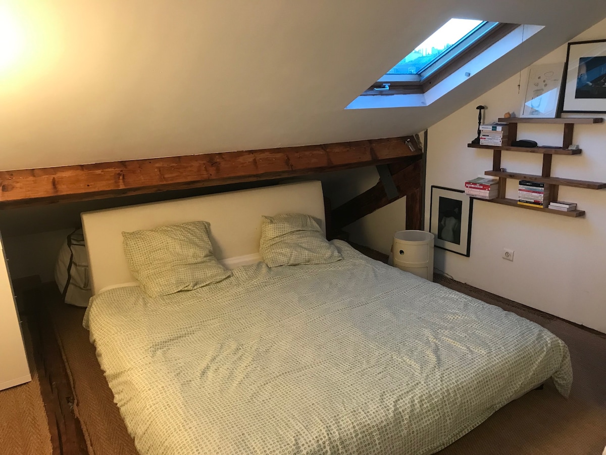 луксозен апартамент - осветен размер на кралицата