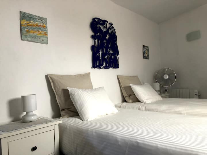 Habitación  con 2 camas de 90x200  que se pueden juntar en una sola cama doble