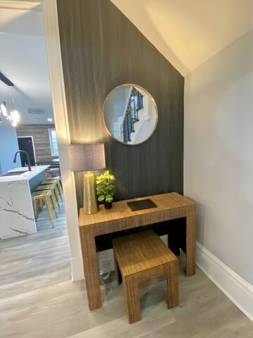 Villa Noir Chicago Victorian 7 min to downtown gallery image 4