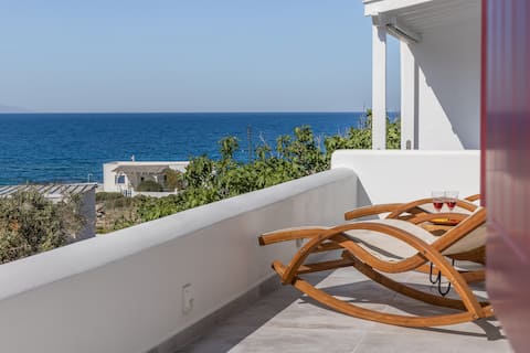 Top performing Airbnb: Glaucus Summer House in Δήμος Μήλου