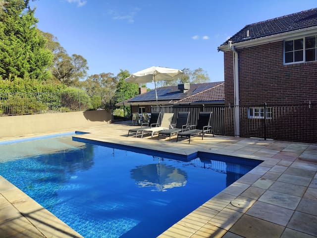 Peaceful Acre Retreat – Pets & Long Stays Welcome