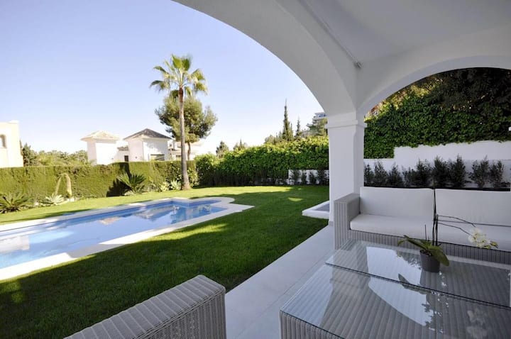 Villa Kalina - Nueva Andalucia - Marbella