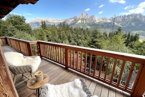 Ski-in and hike-in apartment with a dream view