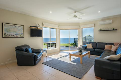 Top performing Airbnb: Searenity Holiday Home, Spectacular Sea Views in Kangaroo Island Council