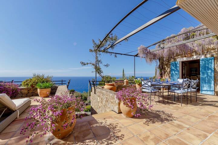 Villa in Deia with amazing sea views & heated pool gallery image 3