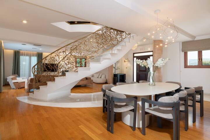 Spacious Family Villa near to amenities with pool gallery image 4