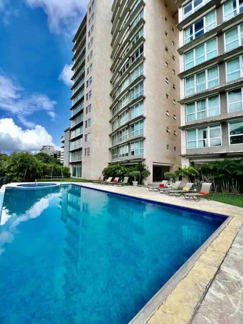 Condo Luxury in the East. 2 hab. Internet fast